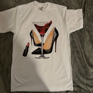 NWOT WHITE TEE WITH WINE AND HEEL IMAGE. Heavier feel. SUPER MAX HEAVY